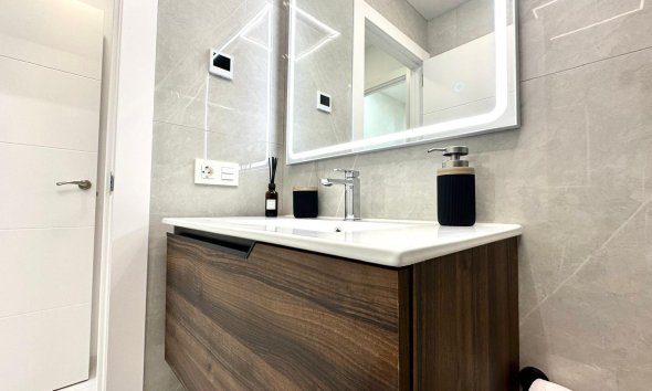 Resale - Apartment -
Torrevieja - Playa del Cura