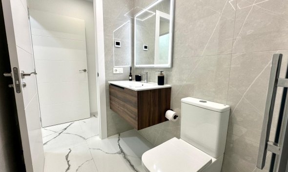 Resale - Apartment -
Torrevieja - Playa del Cura