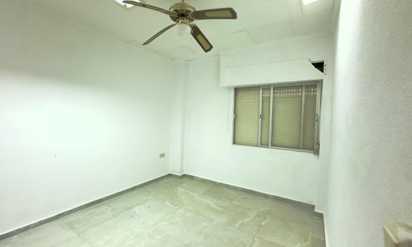 Resale - Apartment -
Torrevieja - Centro