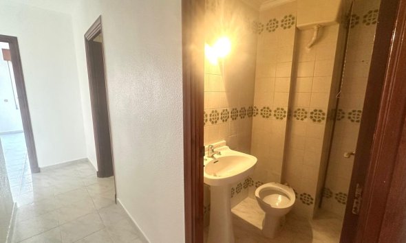 Resale - Apartment -
Torrevieja - Estacion De Autobuses