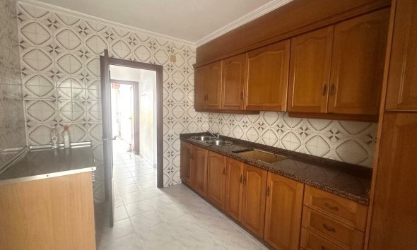 Resale - Apartment -
Torrevieja - Estacion De Autobuses