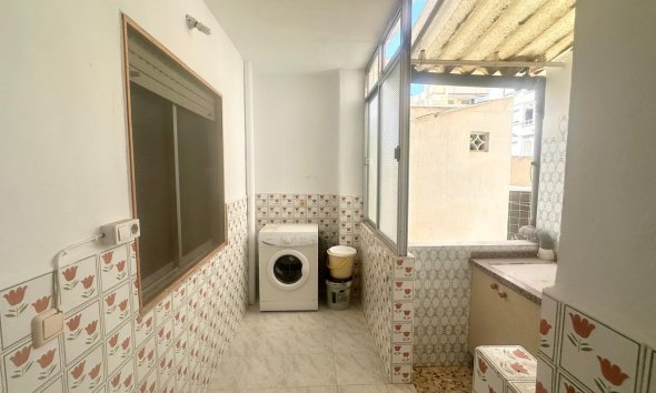 Resale - Apartment -
Torrevieja - Estacion De Autobuses