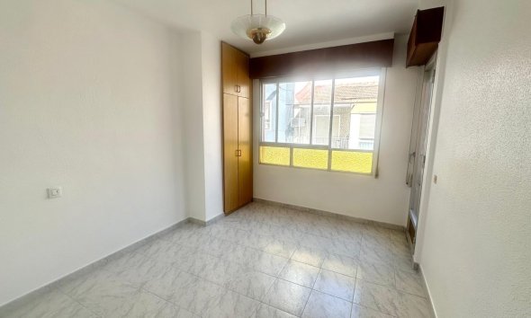 Resale - Apartment -
Torrevieja - Estacion De Autobuses