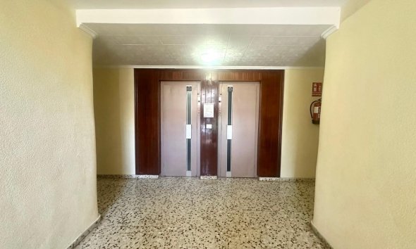 Resale - Apartment -
Torrevieja - Punta Prima