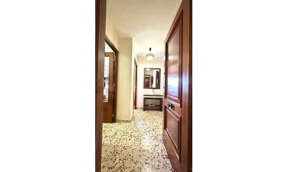 Resale - Apartment -
Torrevieja - Punta Prima