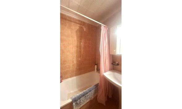 Resale - Apartment -
Torrevieja - Punta Prima