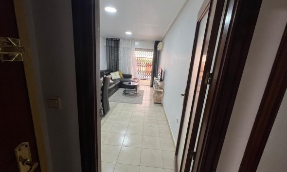 Resale - Apartment -
Torrevieja - Playa del Cura