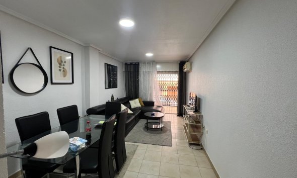Resale - Apartment -
Torrevieja - Playa del Cura