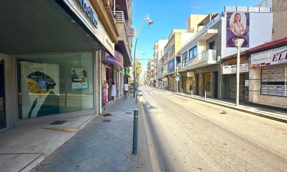 Revente - Apartment -
Torrevieja