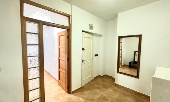 Revente - Apartment -
Torrevieja