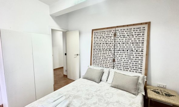 Revente - Apartment -
Torrevieja