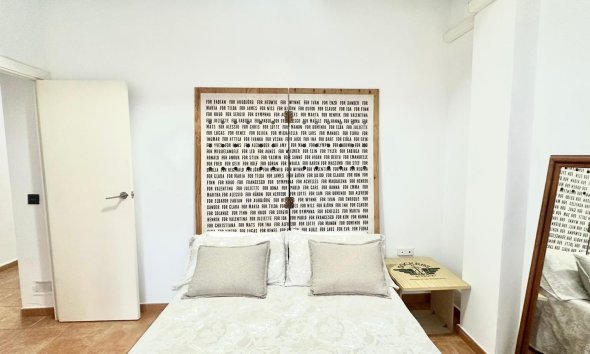 Revente - Apartment -
Torrevieja