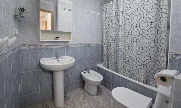 Revente - Apartment -
Torrevieja - Centro - Muelle Pesquero