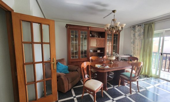 Revente - Apartment -
Torrevieja - Centro