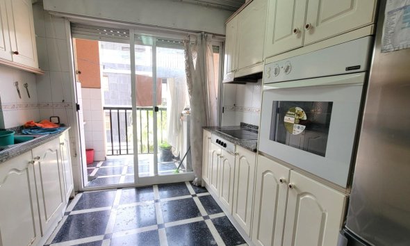 Revente - Apartment -
Torrevieja - Centro