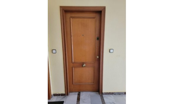 Revente - Apartment -
Torrevieja - Centro