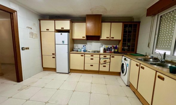 Revente - Apartment -
Torrevieja - Centro