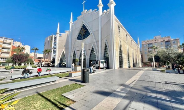 Revente - Apartment -
Torrevieja - Centro