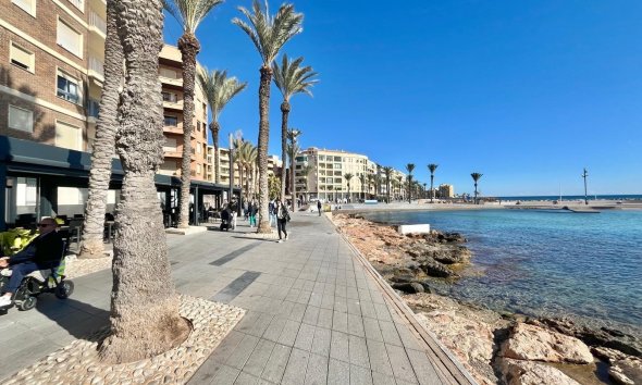 Revente - Apartment -
Torrevieja - Centro