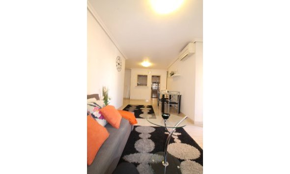 Revente - Apartment -
Torrevieja - Centro