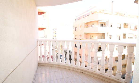 Revente - Apartment -
Torrevieja - Centro