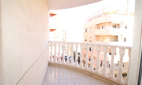 Revente - Apartment -
Torrevieja - Centro
