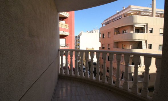Revente - Apartment -
Torrevieja - Centro