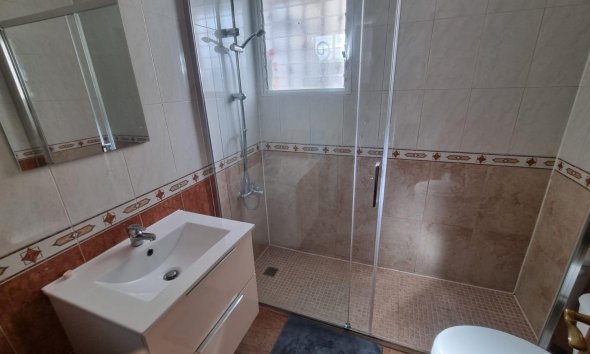 Revente - Semi Detached -
Guardamar del Segura - Urbanizaciones