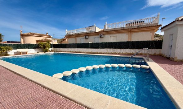 Revente - Semi Detached -
Rojales - Pueblo