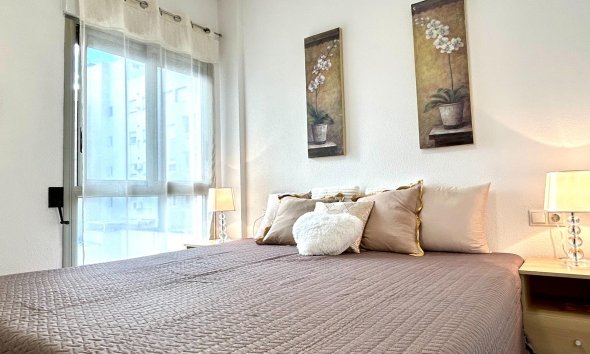 Revente - Apartment -
Torrevieja - Centro