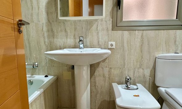 Revente - Apartment -
Torrevieja - Centro