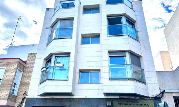 Revente - Apartment -
Torrevieja - Centro