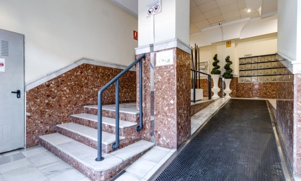 Revente - Apartment -
Torrevieja - Centro