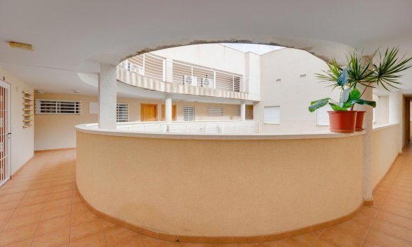 Revente - Apartment -
Torrevieja - Centro