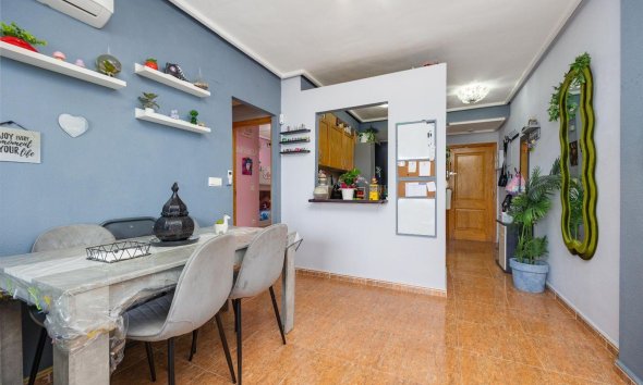 Revente - Apartment -
Torrevieja - Centro