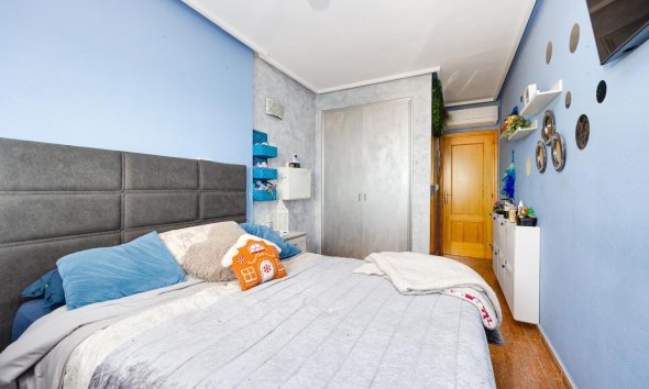 Revente - Apartment -
Torrevieja - Centro