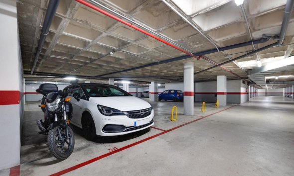 Revente - Apartment -
Torrevieja - Centro