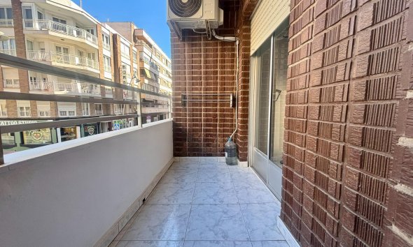 Revente - Apartment -
Torrevieja