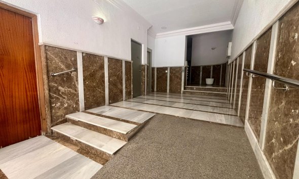 Revente - Apartment -
Torrevieja