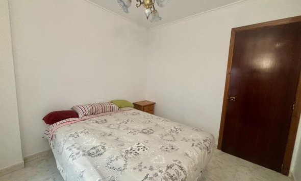 Revente - Apartment -
Torrevieja