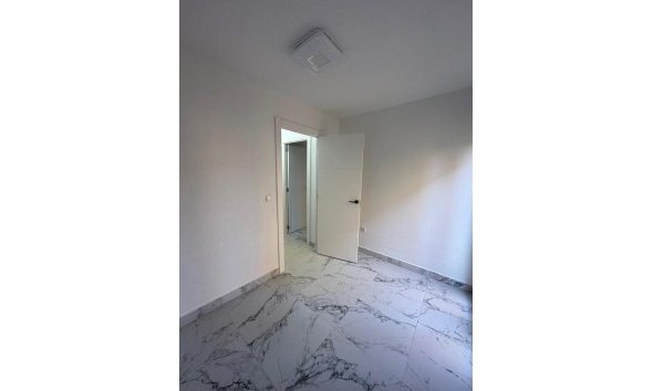 Revente - Apartment -
Torrevieja - La Veleta