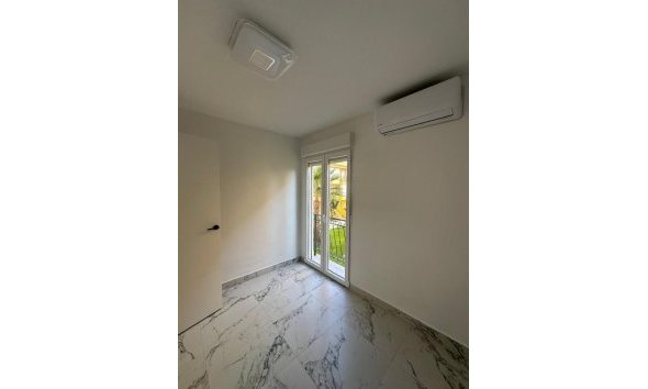 Revente - Apartment -
Torrevieja - La Veleta