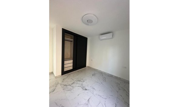 Revente - Apartment -
Torrevieja - La Veleta