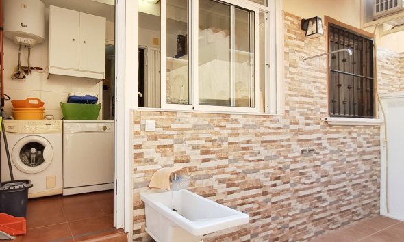 Resale - Apartment -
Torrevieja - Parque Acuático - Sector 25