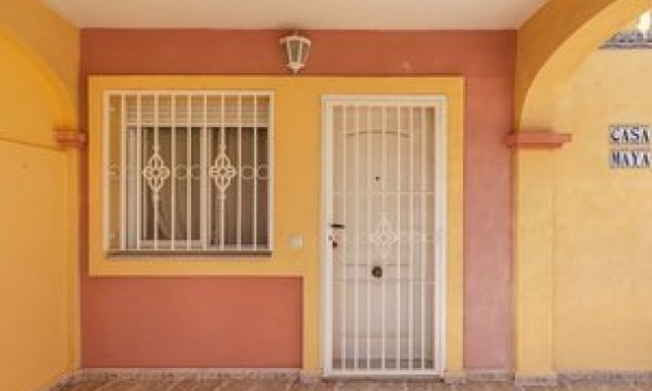 Revente - Semi Detached -
Orihuela Costa