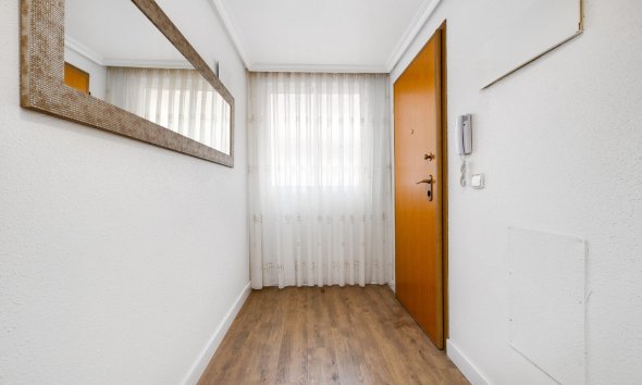 Revente - Apartment -
Torrevieja - Centro