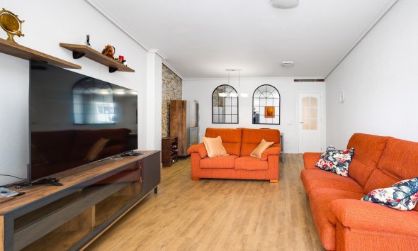 Revente - Apartment -
Torrevieja - Centro