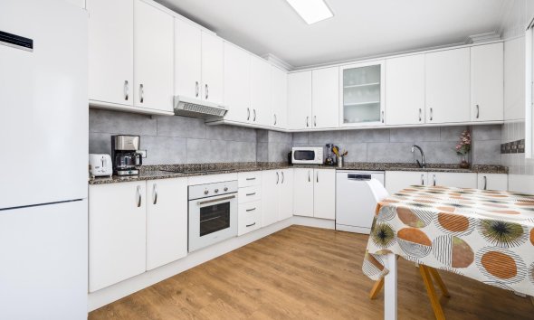 Revente - Apartment -
Torrevieja - Centro