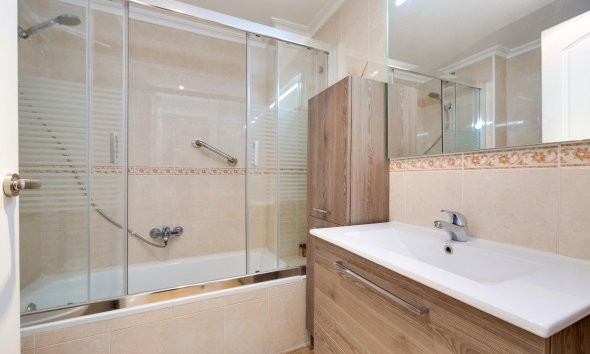 Revente - Apartment -
Torrevieja - Centro