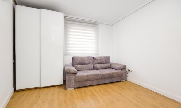 Revente - Apartment -
Torrevieja - Centro